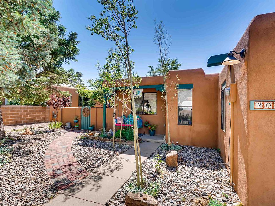 1st image of 2074 Placita De Vida