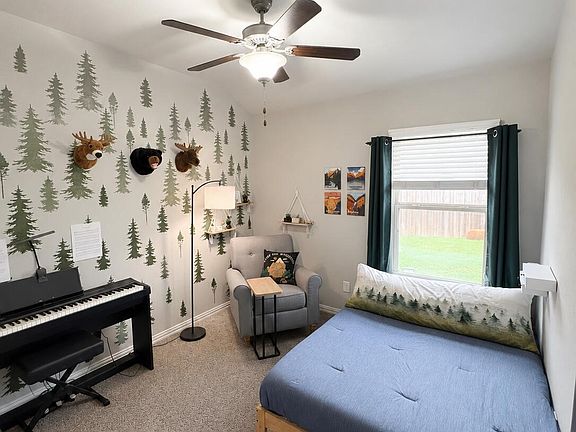 5th image of 347 Chamberlain Dr