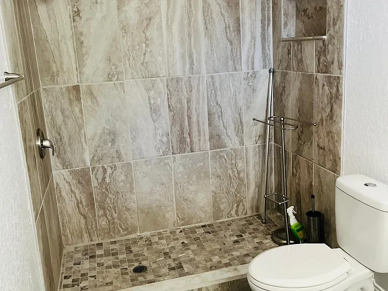 3132 Hillside Ln — Photo 16
