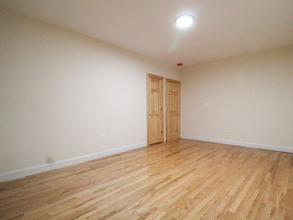 5th image of 7811 Kew Forest Ln APT 2FB