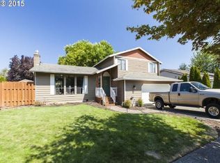 1041 SE 23rd St, Troutdale, OR 97060