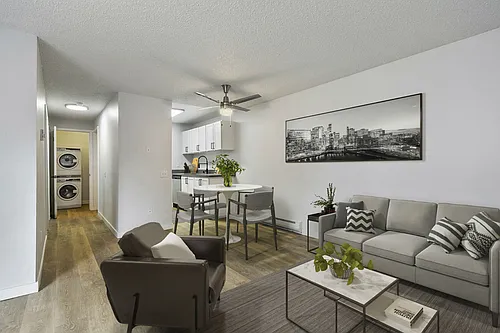 Capri Apartments Photo 1