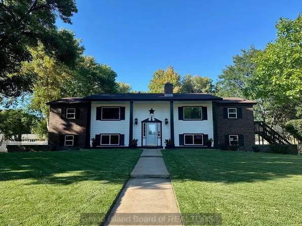 1404 Grand Ave, Grand Island, NE 68801