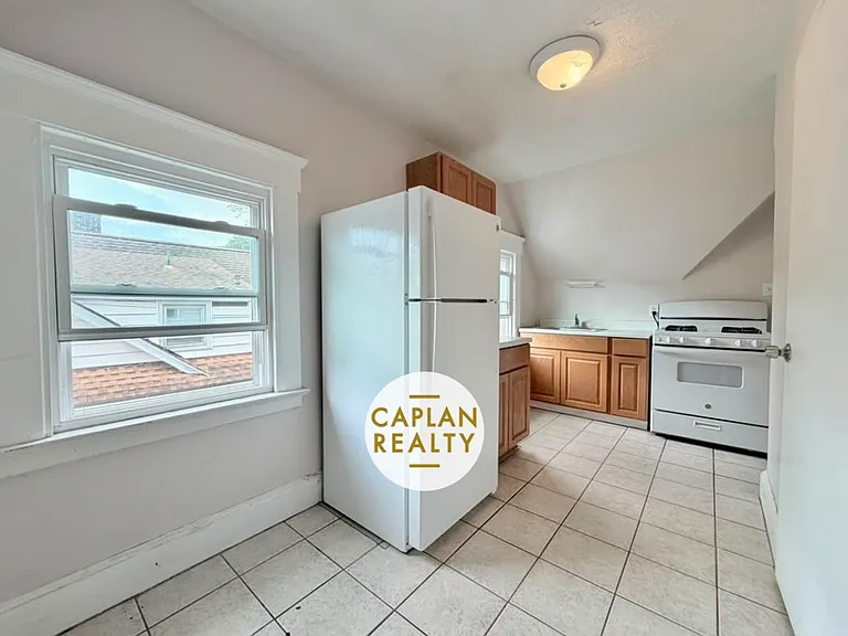 396 Ellsworth Ave #C — Photo 5
