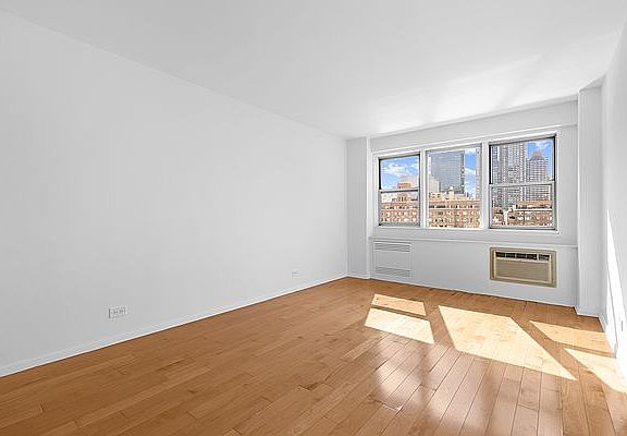 4th image of 404 E 66th St APT 11A
