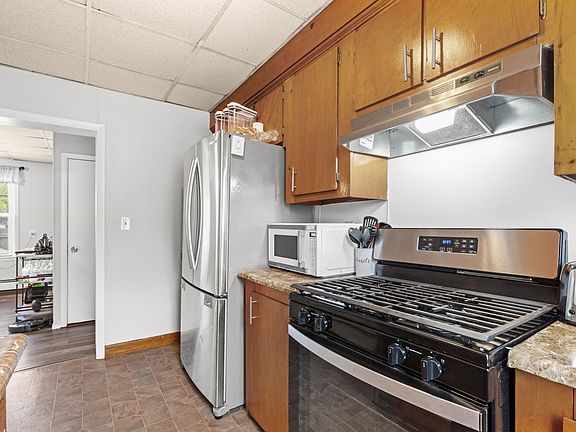 2nd image of 418 Anthony St #1