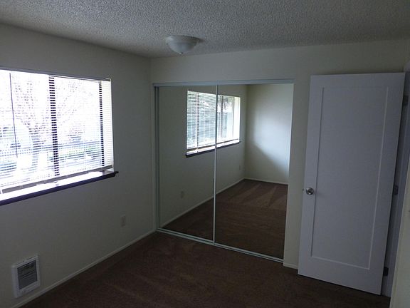 Bedroom 2- 3' deep by 7' wide closet