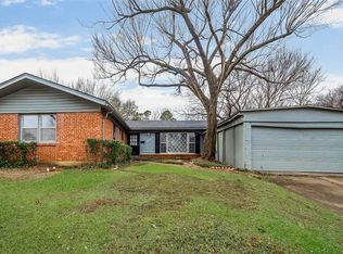 7012 Robinhood Ln, Fort Worth, TX 76112