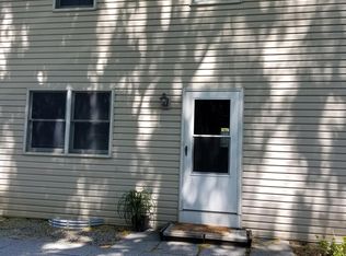 652 Broadway APT B, Hanover, PA 17331