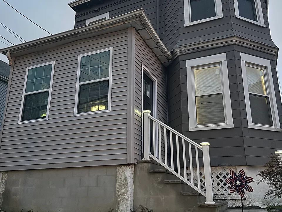 73 Crooks Ave #2