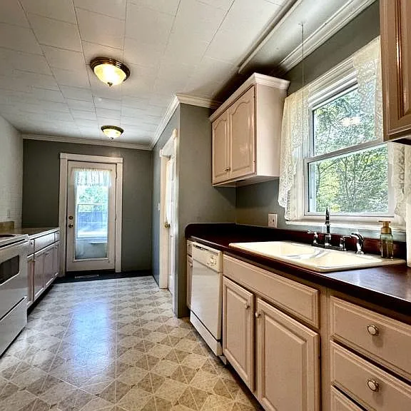 211 Woodland Dr — Photo 25