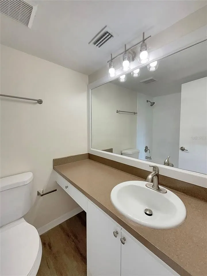 3 bed, 1280 sqft, $1,000 — Photo 4