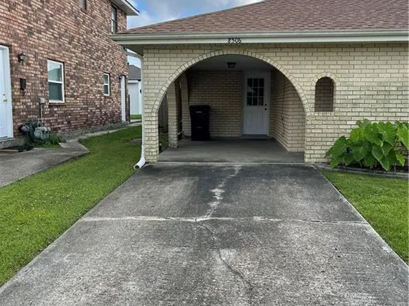 8506 Deerfield St, Chalmette, LA 70043