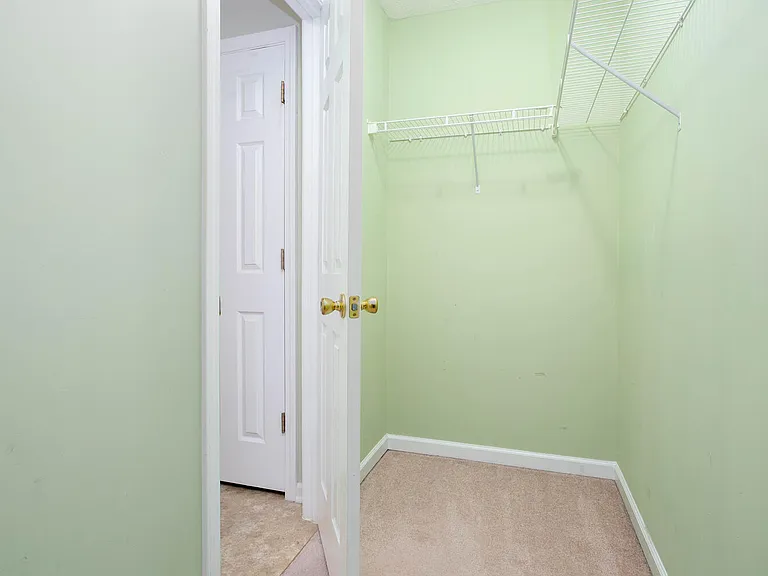 2946 Greyhawk Ln — Photo 20