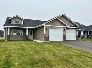 316 Bluebird Dr NW, Isanti, MN 55040