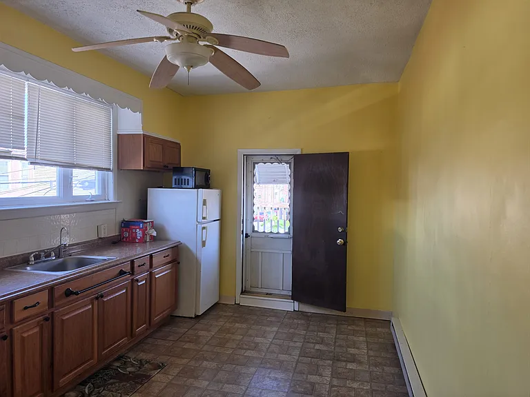2842 Cedar St #2 — Photo 15