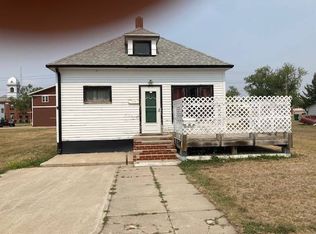 510 1st Ave S, New Rockford, ND 58356