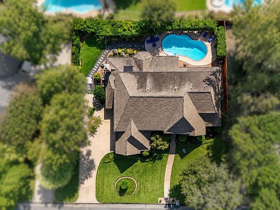 2nd image of 16022 Stewarts Grove Dr
