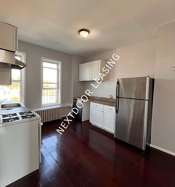 1st image of 90 Lake St #8M