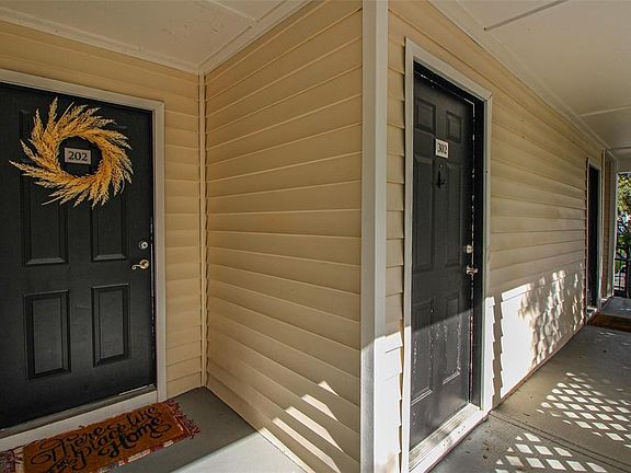 2nd image of 3270 Haviland Ct APT 302