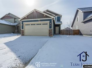 6049 Overlook Way, Mills, WY 82604