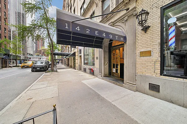 Rented by SERHANT. | media 12