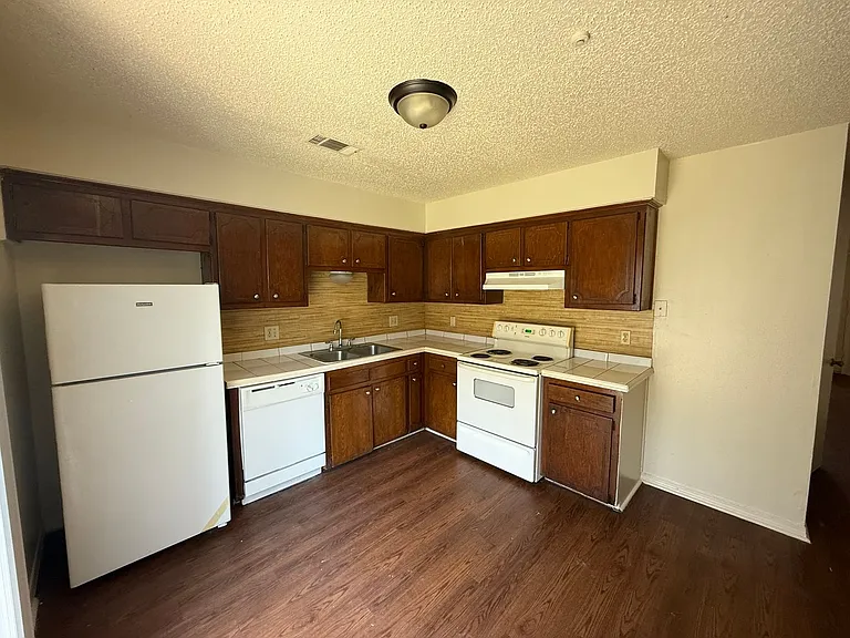 8757 Granite Dr — Photo 5