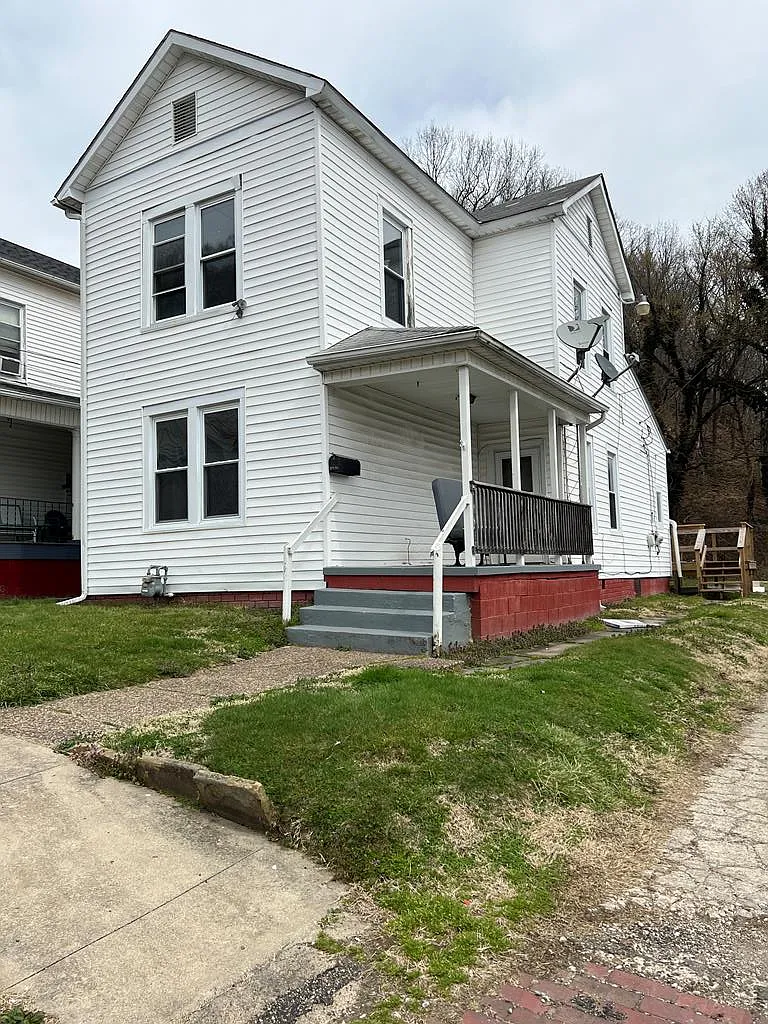 1520 Poplar St photo 1