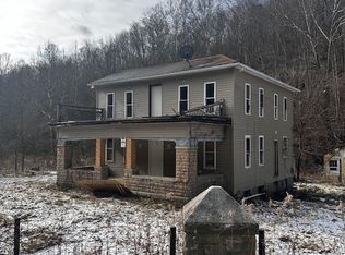 1031 Ned Ridge Rd, New Freeport, PA 15352