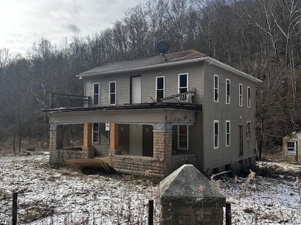 1031 Ned Ridge Rd, New Freeport, PA 15352