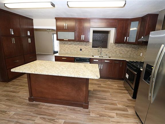 5th image of 377 Ben Swain Dr