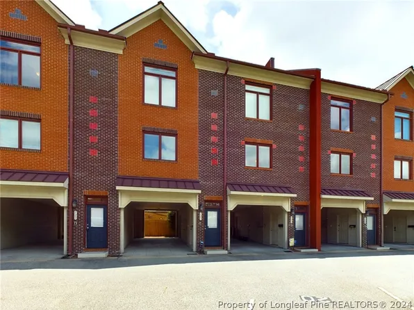 127 Pennmark Pl, Fayetteville, NC 28301