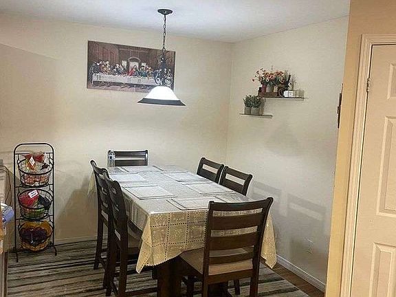 4th image of 1549 Lovell Cres