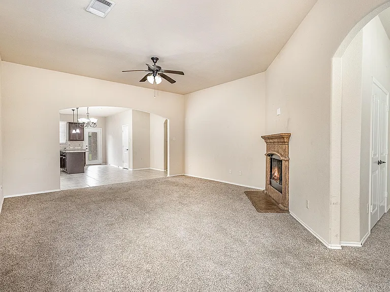 208 Whitman Dr — Photo 21