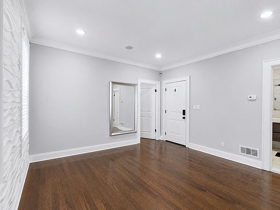 4th image of 676 Liberty Ave