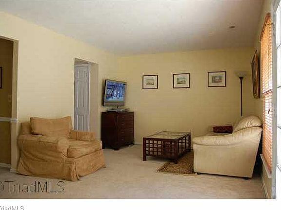 3rd image of 5003 Lawndale Dr APT B