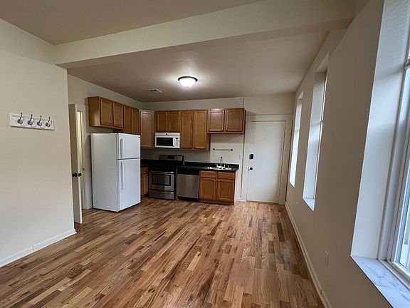 3rd image of 2206 N Seeley Ave #3S