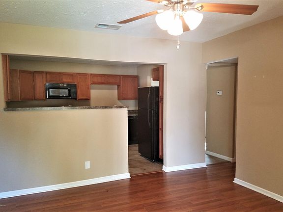2nd image of 2537 RED ROBIN Drive E