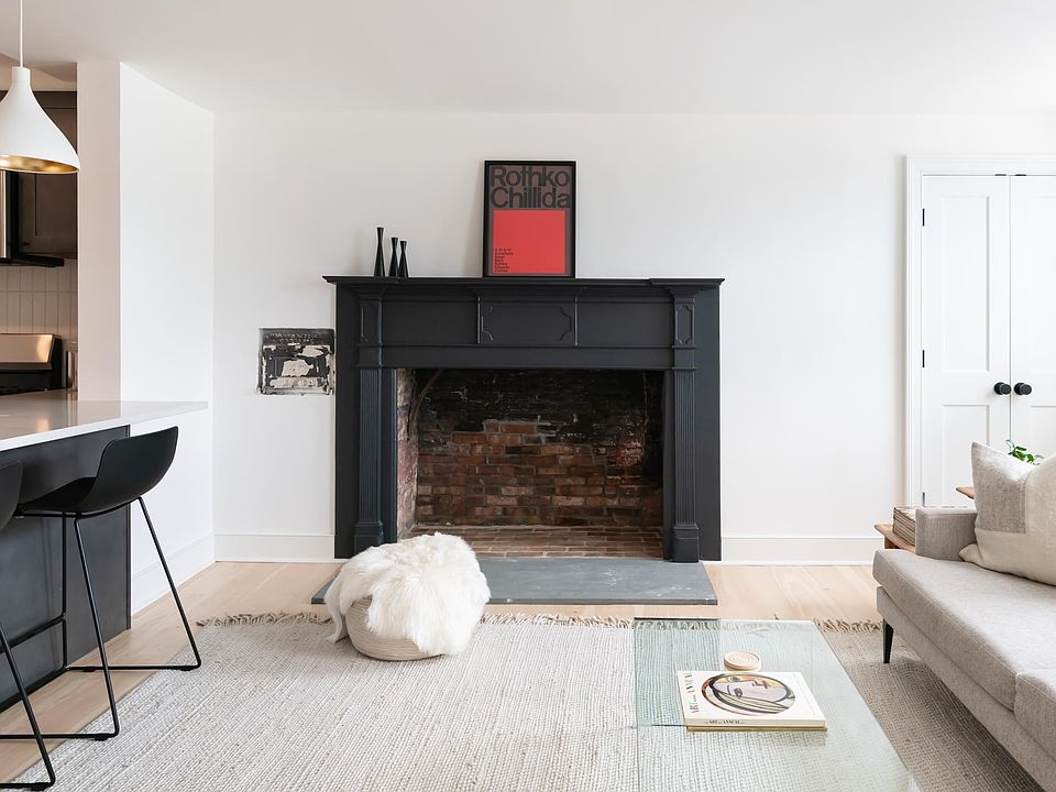 1st image of 129 Montgomery St #1