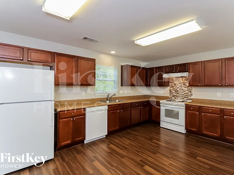 8409 Military Way — Photo 9