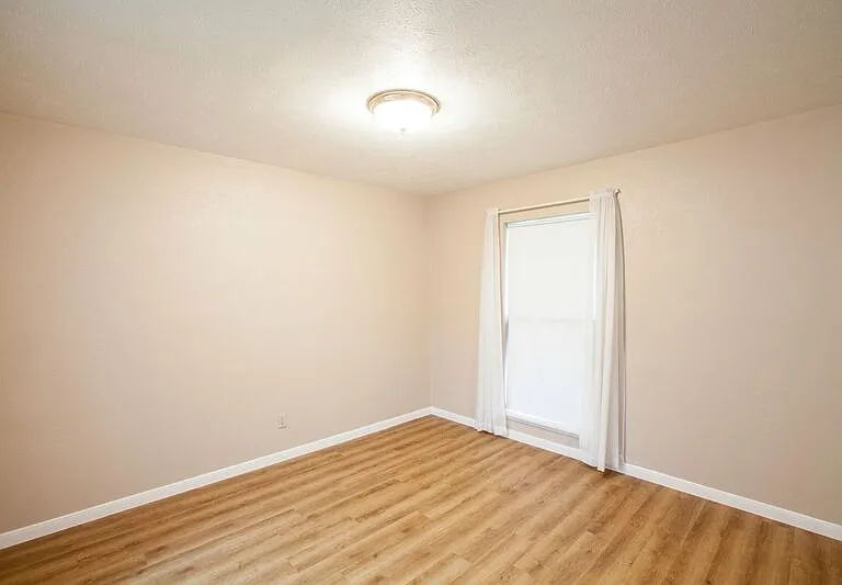921 Mossvine Dr — Photo 13