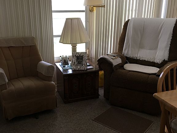 4th image of 36040 Plum Ave