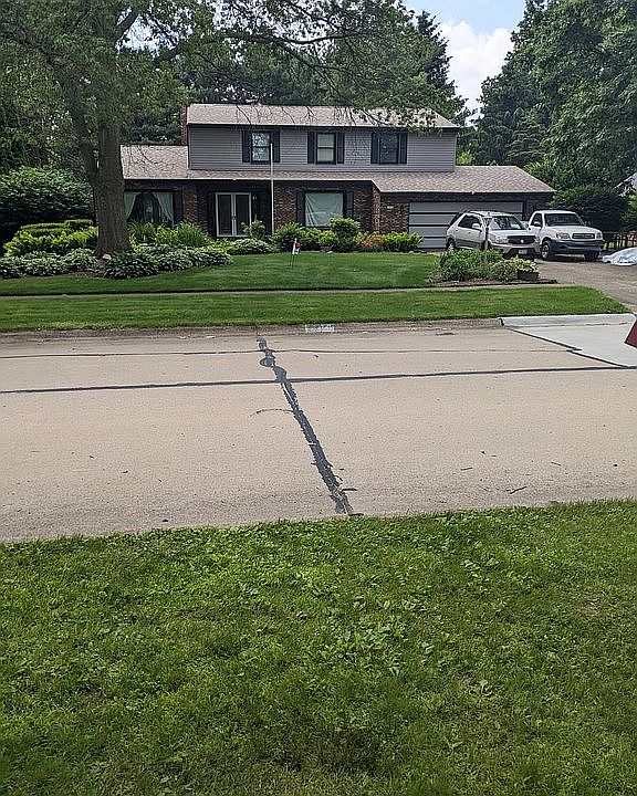 1st image of 1030 Greensview Dr