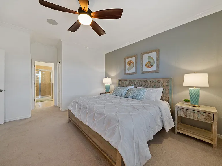 Master bedroom (king)