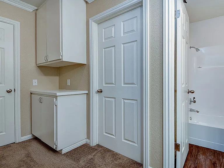 Grande Apartment Homes Bathroom
