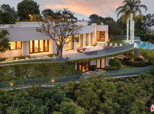 1118 Calle Vista Dr, Beverly Hills, CA 90210