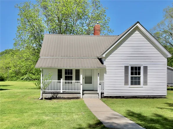 26 E Central Ave, Iva, SC 29655