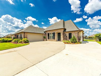 326 Ravensaide Dr, Houma, LA, 70360