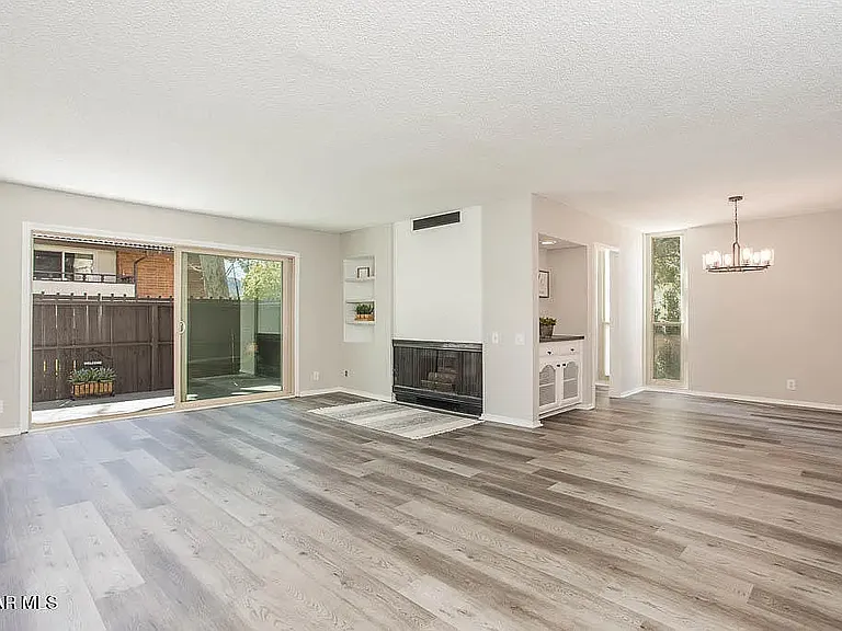 31568 Agoura Rd #1 — Photo 6