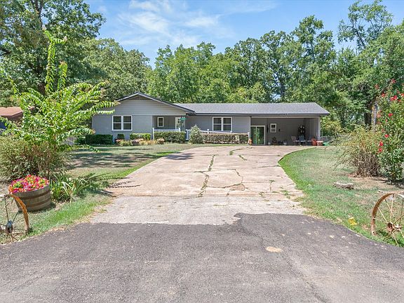 2nd image of 1207 Lakeside Dr